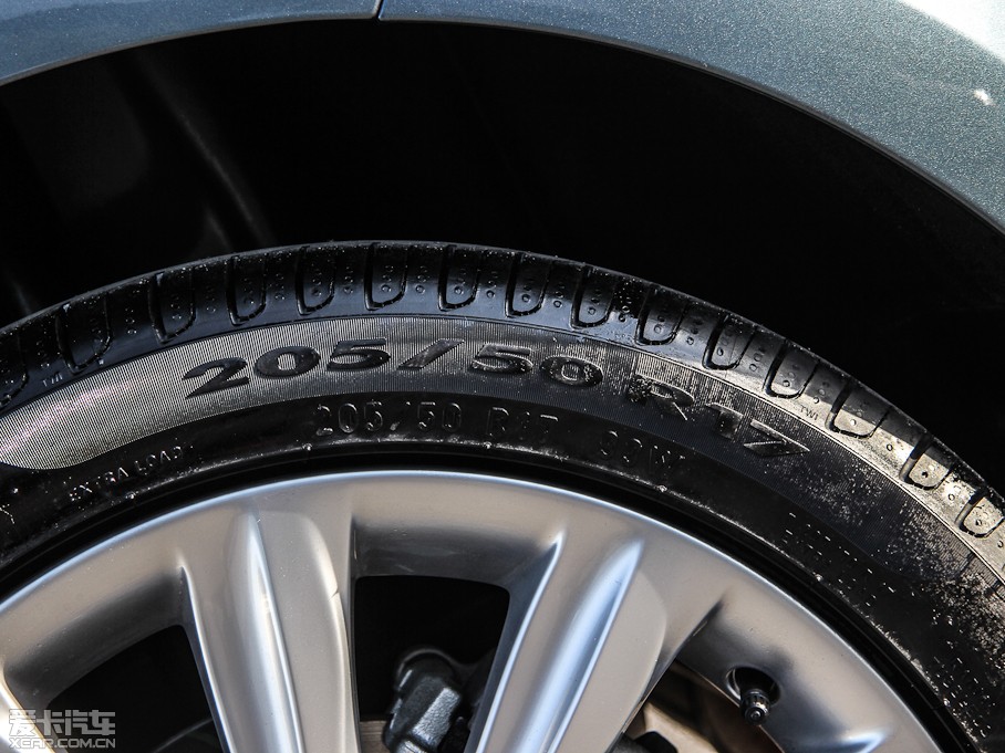 2013���֠���V40 2.0T ���Ű�