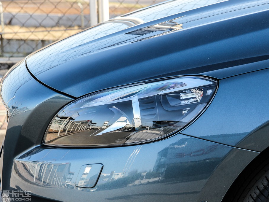 2013���֠���V40 2.0T ���Ű�