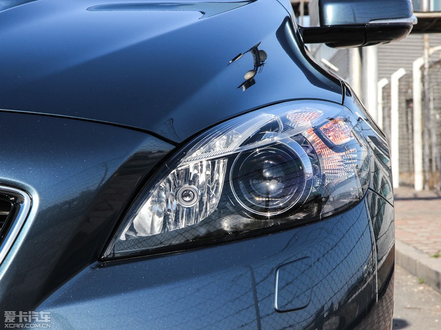 2013���֠���V40 2.0T ���Ű�