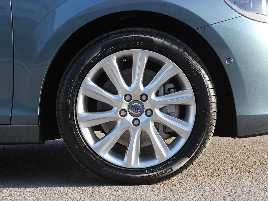 2013���֠���V40 2.0T ���Ű�