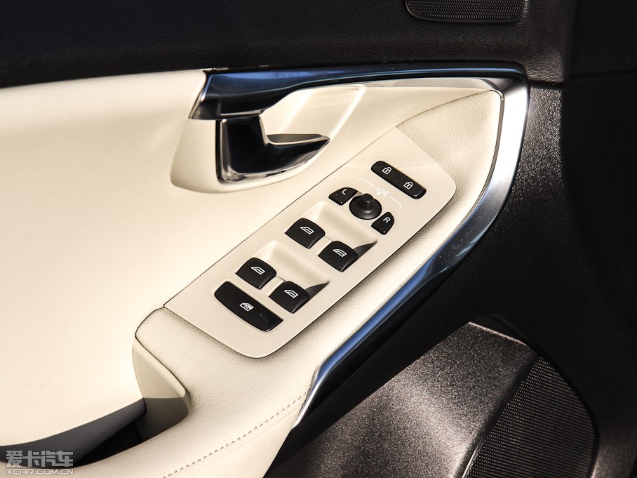 2013���֠���V40 2.0T ���Ű�