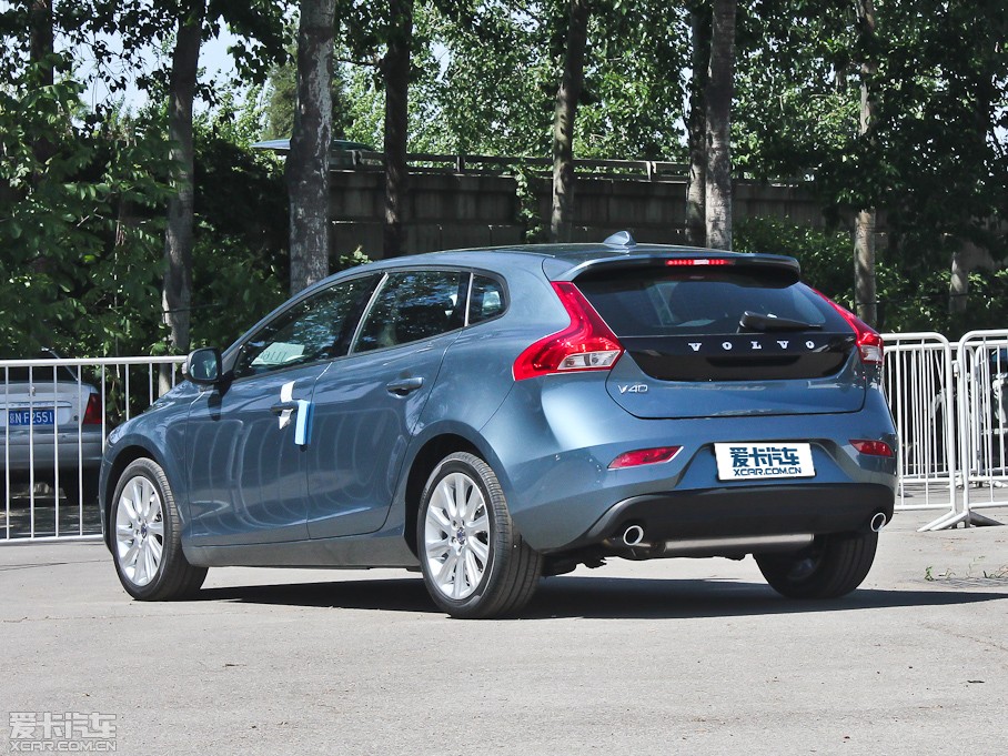 2013���֠���V40 2.0T ���ݰ�