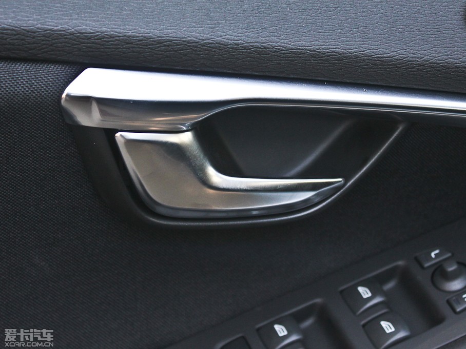 2013���֠���V40 2.0T ���ݰ�