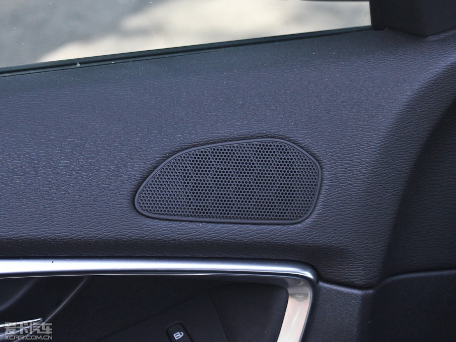 2013���֠���V40 2.0T ���ݰ�