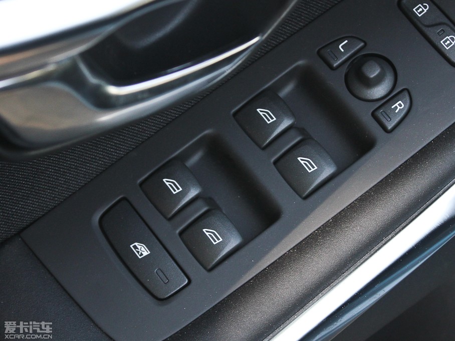 2013���֠���V40 2.0T ���ݰ�