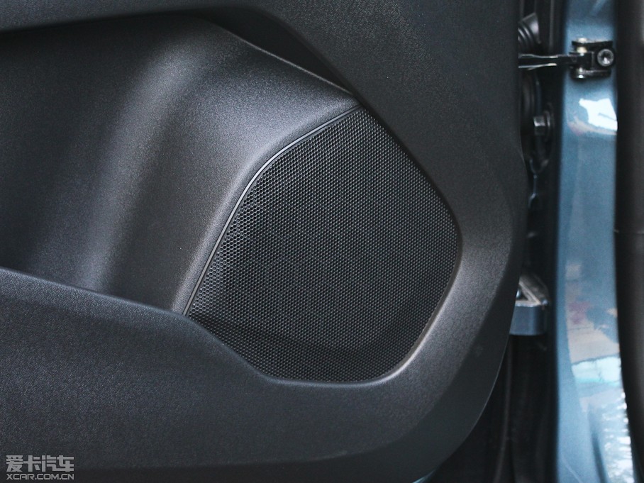 2013���֠���V40 2.0T ���ݰ�