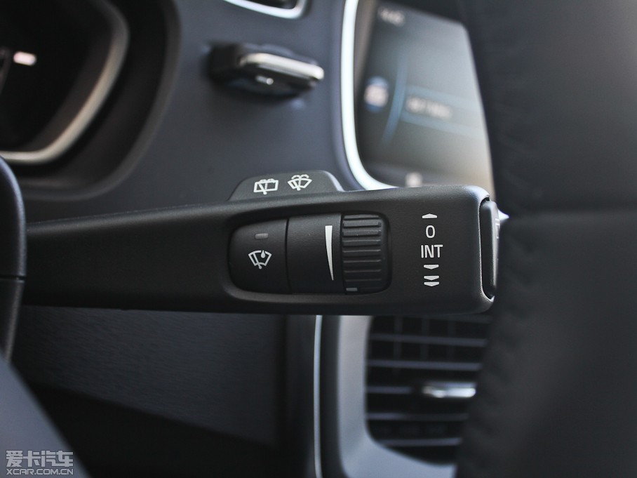 2013���֠���V40 2.0T ���ݰ�