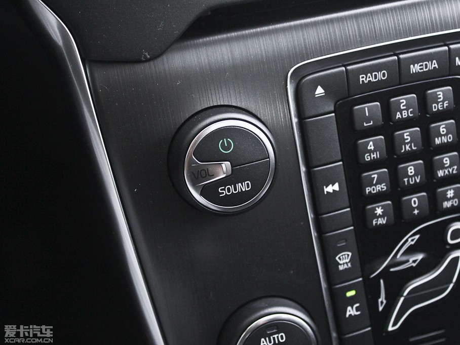 2013���֠���V40 2.0T ���ݰ�