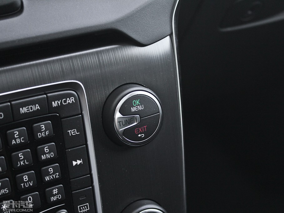 2013���֠���V40 2.0T ���ݰ�