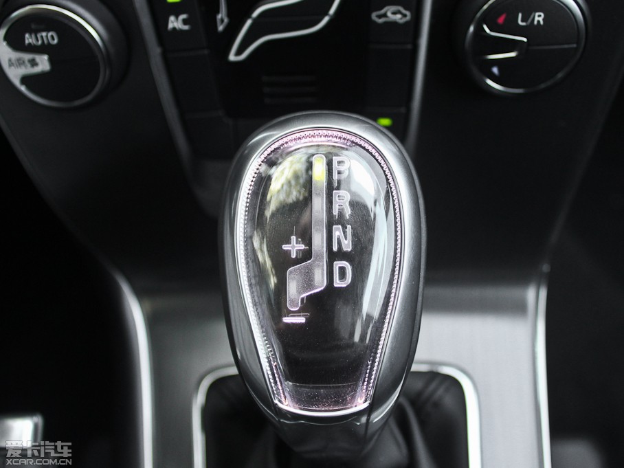 2013���֠���V40 2.0T ���ݰ�