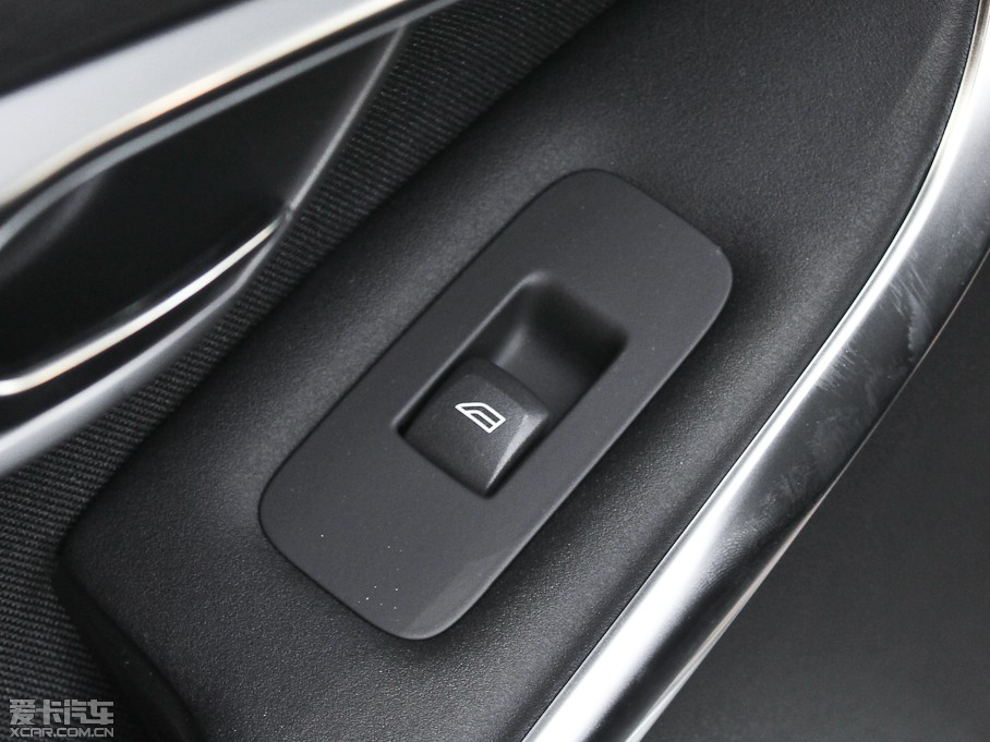 2013���֠���V40 2.0T ���ݰ�