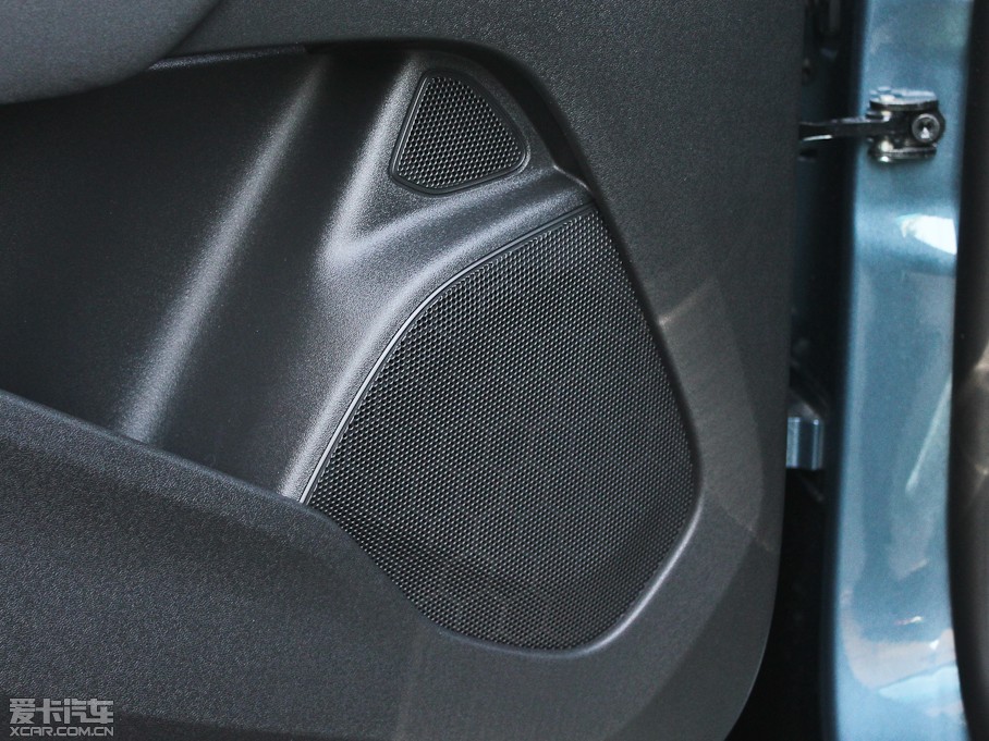 2013���֠���V40 2.0T ���ݰ�