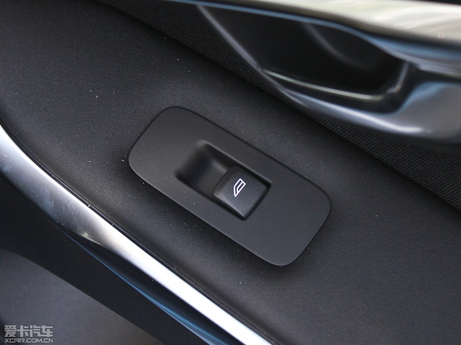 2013���֠���V40 2.0T ���ݰ�