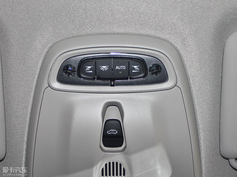 2013���֠���V40 2.0T ���ݰ�