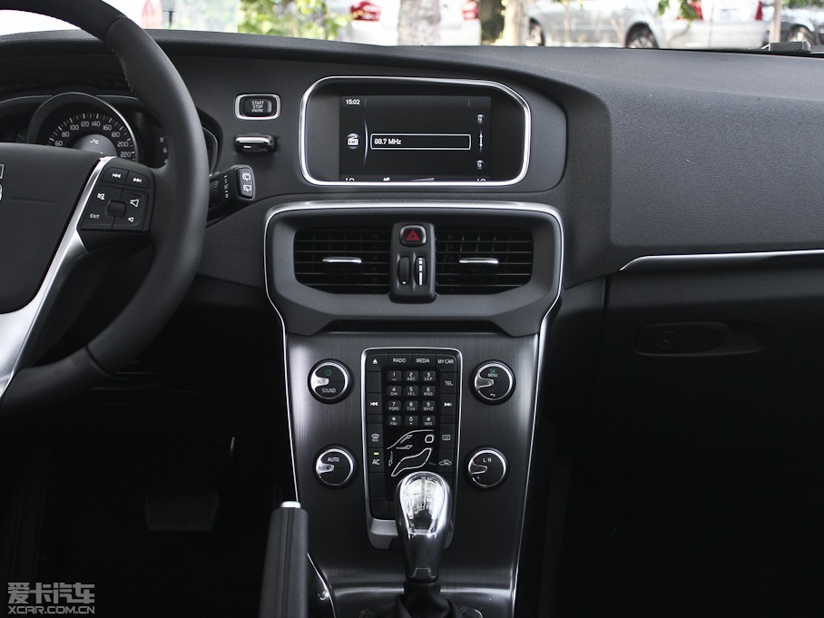 2013���֠���V40 2.0T ���ݰ�