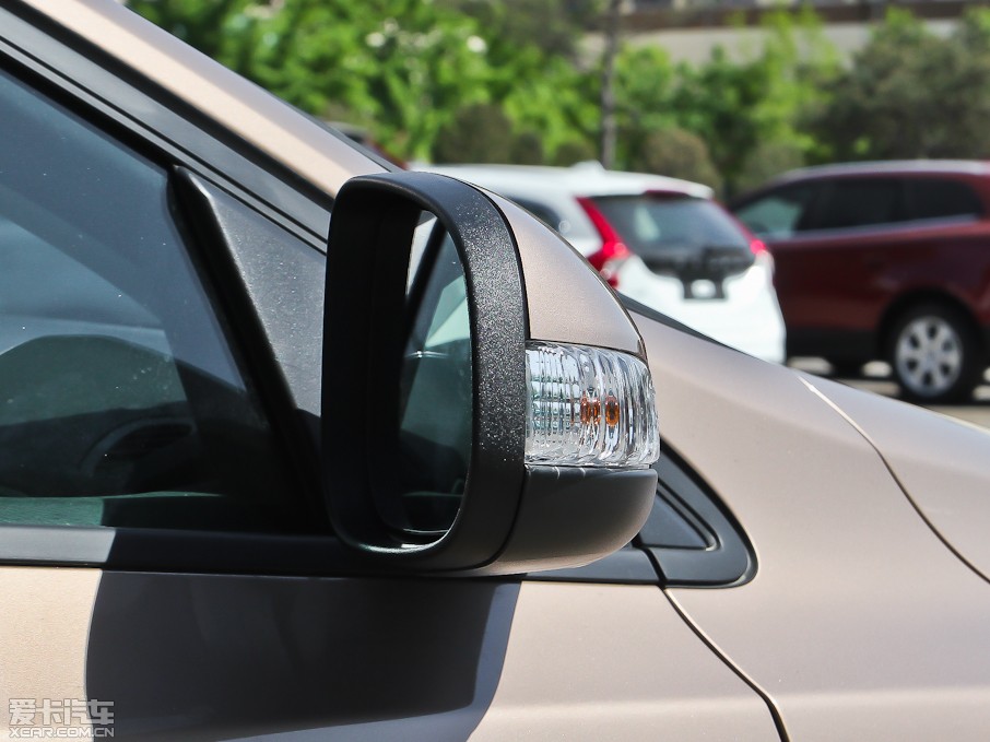 2013���֠���V40 2.0T ���ݰ�