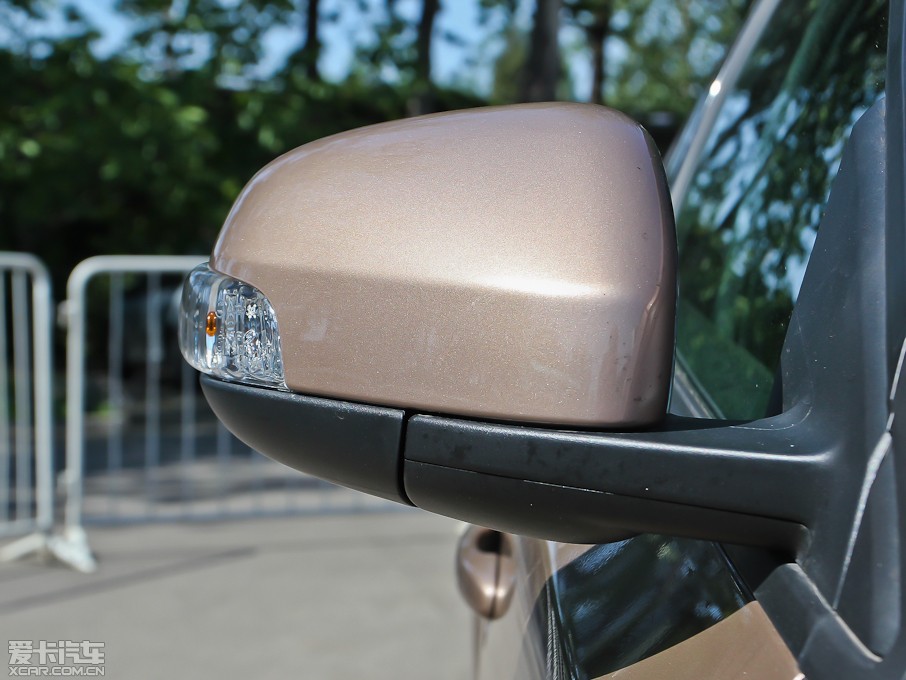 2013���֠���V40 2.0T ���ݰ�