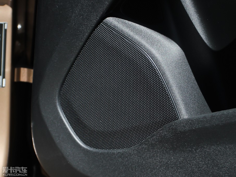 2013���֠���V40 2.0T ���ݰ�