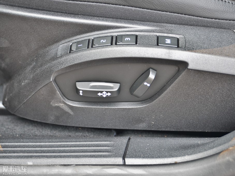 2014���֠���V40 2.0T ���Ű�