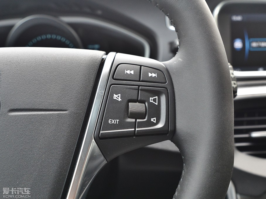 2014���֠���V40 2.0T ���Ű�