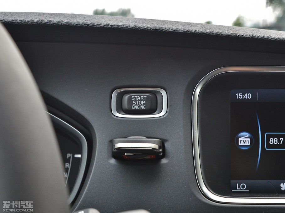 2014���֠���V40 2.0T ���Ű�