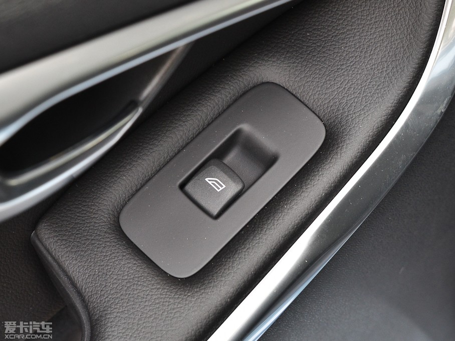 2014���֠���V40 2.0T ���Ű�