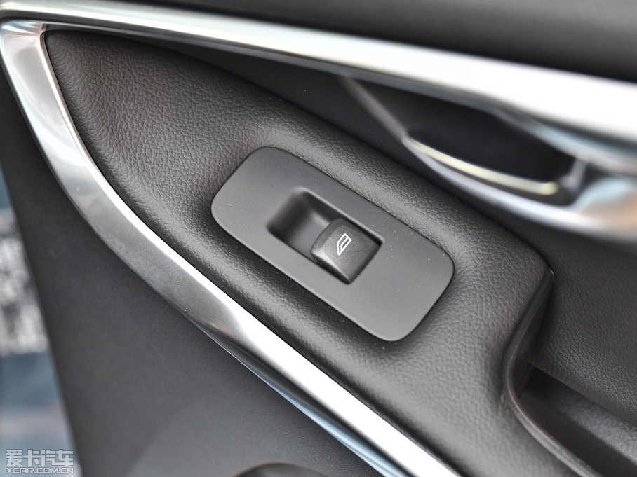 2014���֠���V40 2.0T ���Ű�