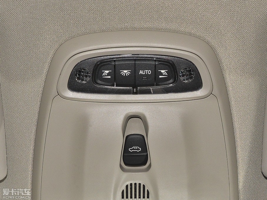 2014���֠���V40 2.0T ���Ű�