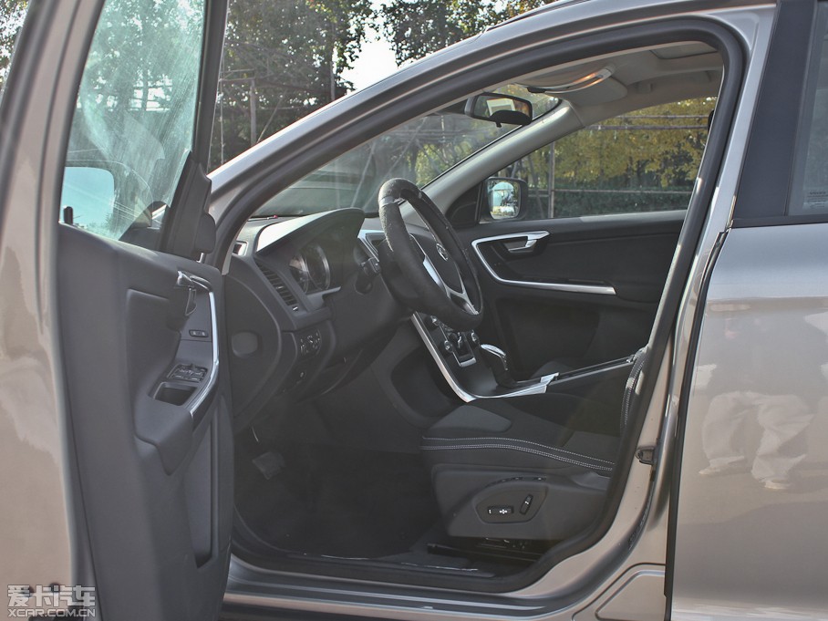 2013֠XC60(M) 2.0T T5 а