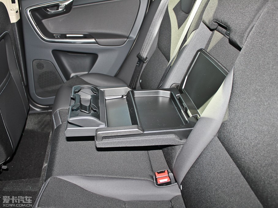 2013֠XC60(M) 2.0T T5 а