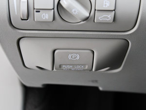 2013款2.0T T5 智雅版 驻车制动器