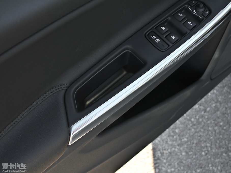 2013���֠���S60(�M��) 2.0T T5 ���m��