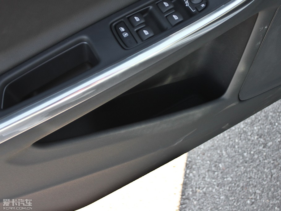 2013���֠���S60(�M��) 2.0T T5 ���m��