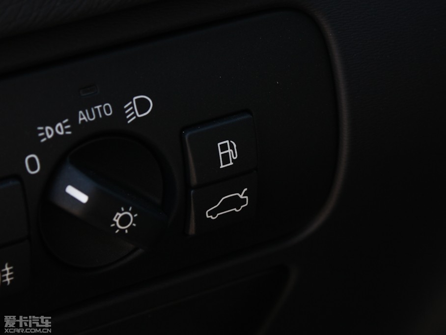 2013���֠���S60(�M��) 2.0T T5 ���m��