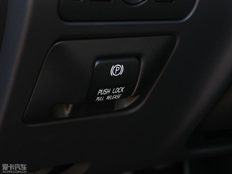 2013���֠���S60(�M��) 2.0T T5 ���m��