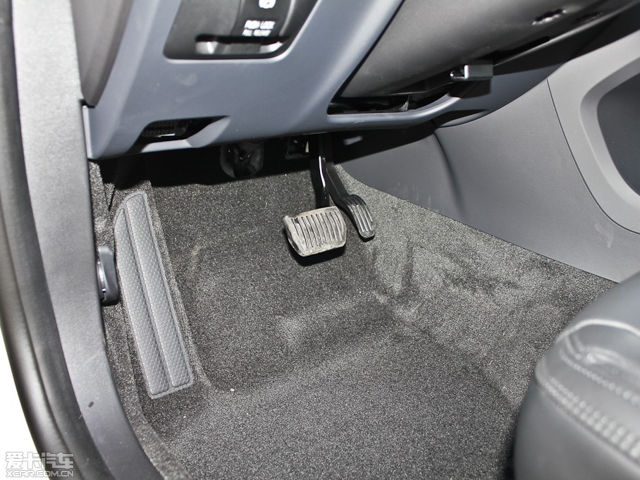 2013���֠���S60(�M��) 2.0T T5 ���m��