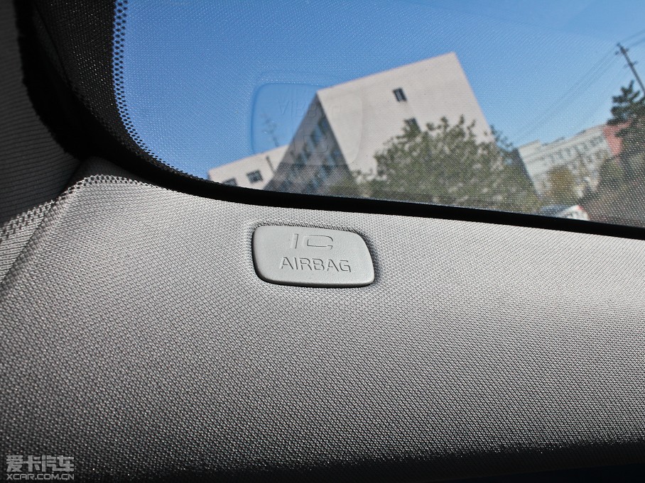 2013���֠���S60(�M��) 2.0T T5 ���m��