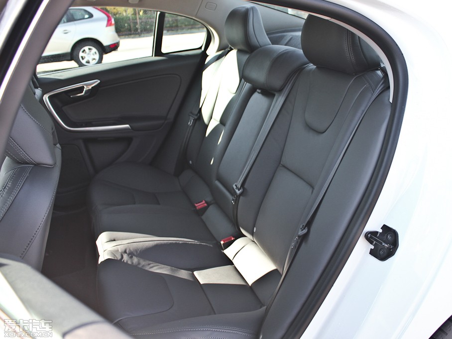 2013���֠���S60(�M(j��n)��) 2.0T T5 ���m��