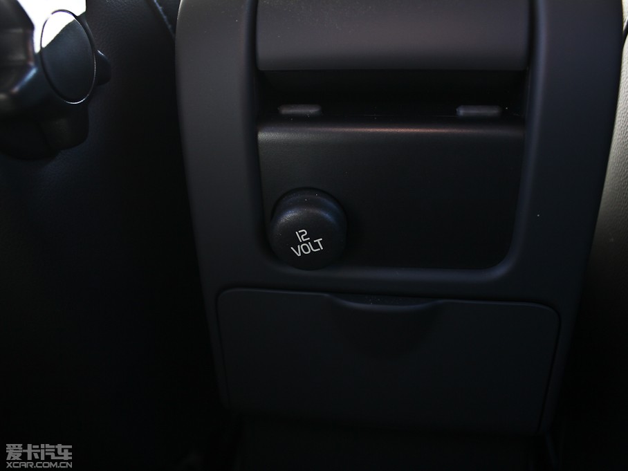 2013���֠���S60(�M��) 2.0T T5 ���m��