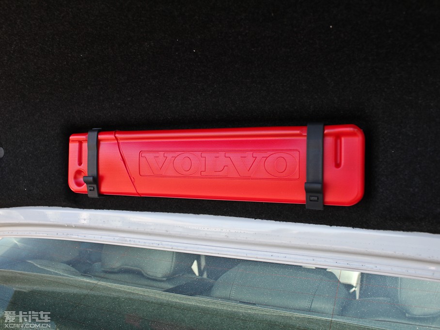 2013���֠���S60(�M��) 2.0T T5 ���m��