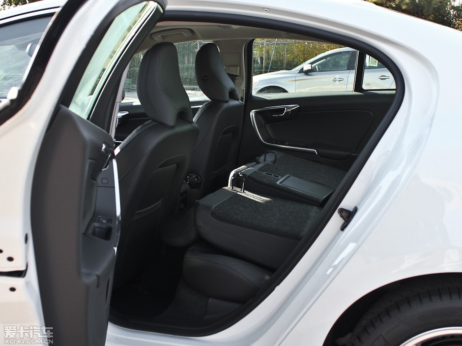 2013֠S60(M(jn)) 2.0T T5 m