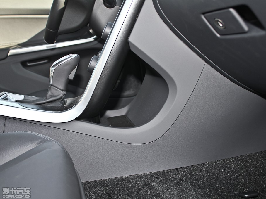 2013���֠���S60(�M��) 2.0T T5 ���m��