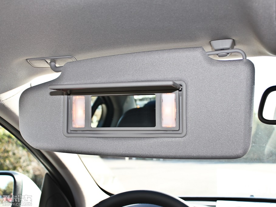 2013���֠���S60(�M��) 2.0T T5 ���m��