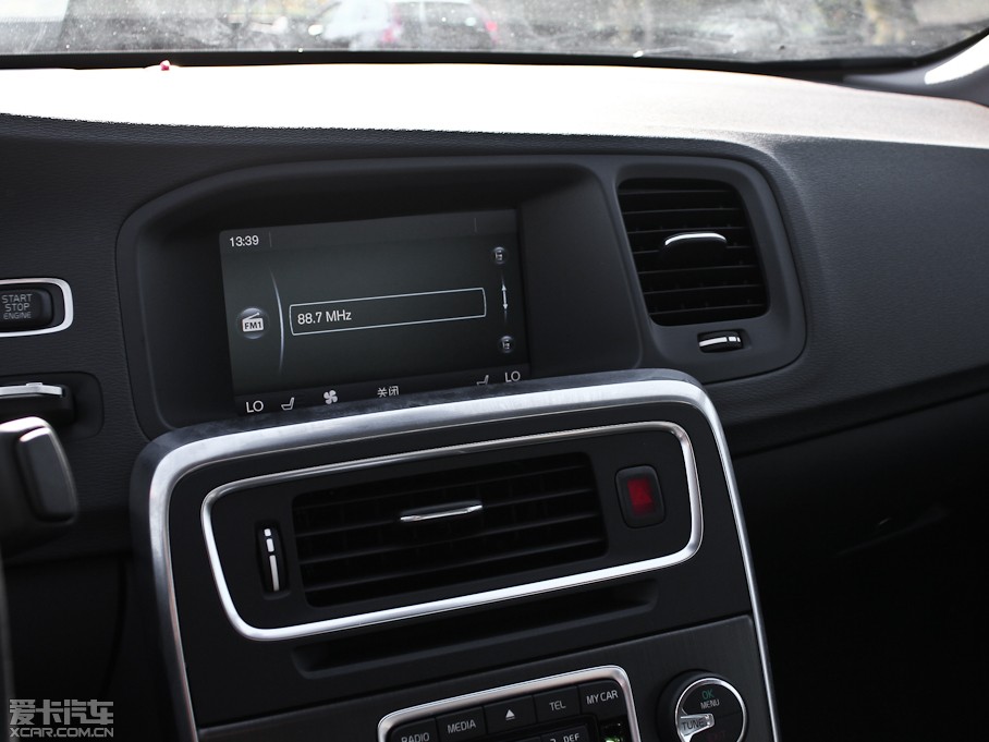 2013���֠���S60(�M��) 2.0T T5 ���m��