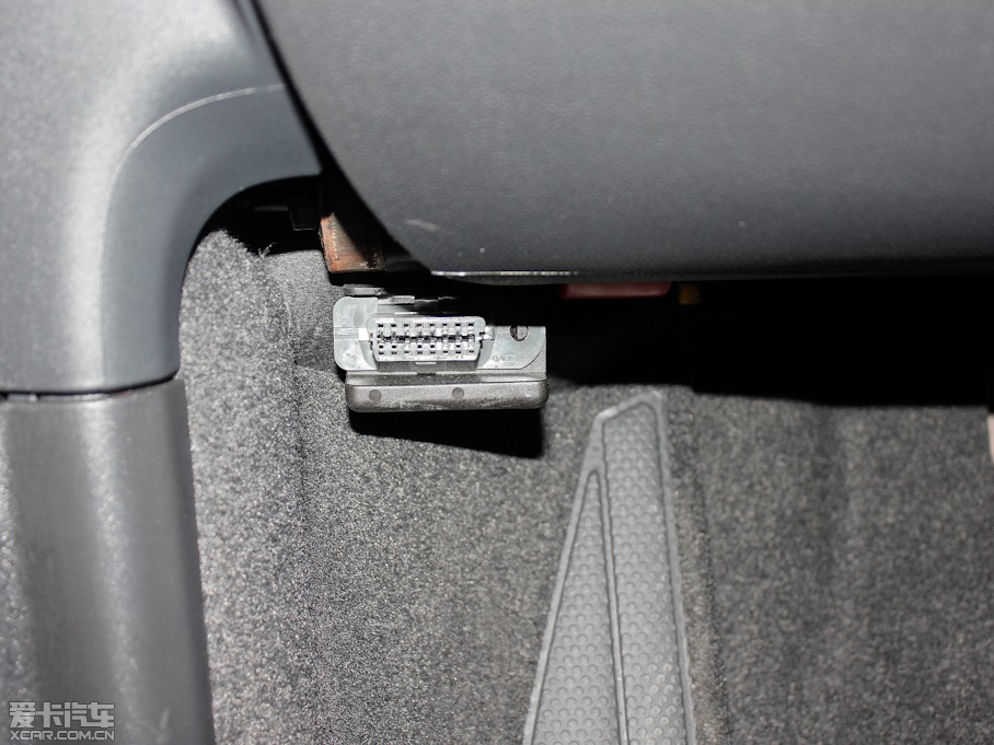 2013���֠���C30 2.0L �ńӰ�