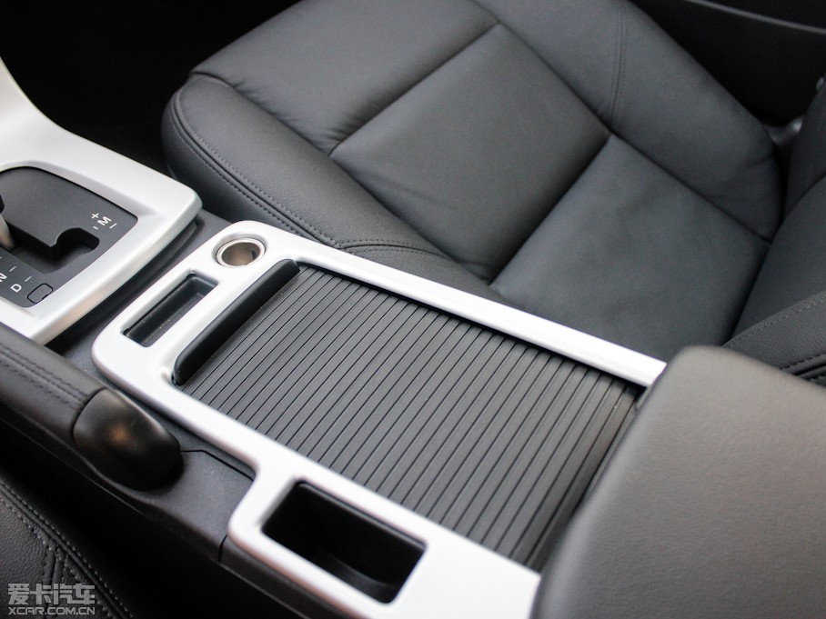 2013���֠���C30 2.0L �ńӰ�