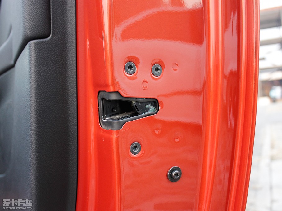 2013���֠���C30 2.0L �ńӰ�