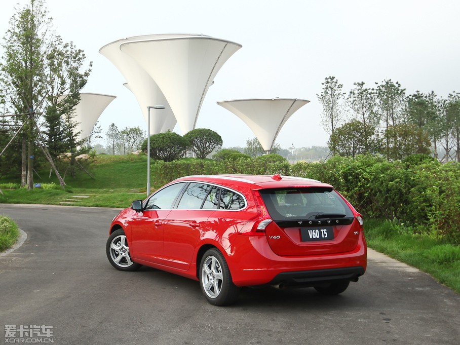 2013���֠���V60 2.0T T5 �����