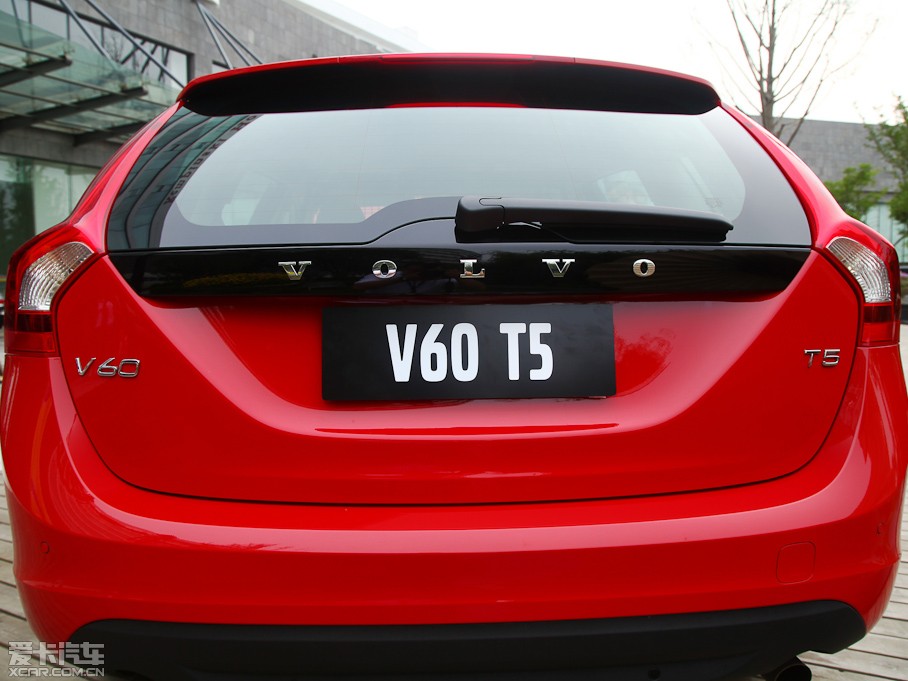 2013���֠���V60 2.0T T5 �����
