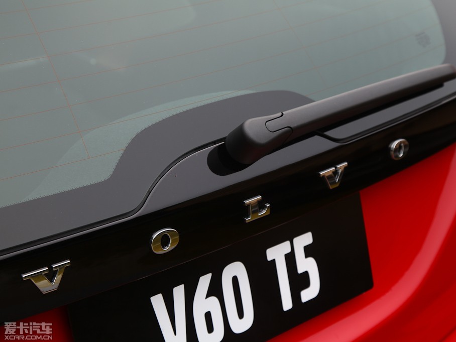 2013���֠���V60 2.0T T5 �����